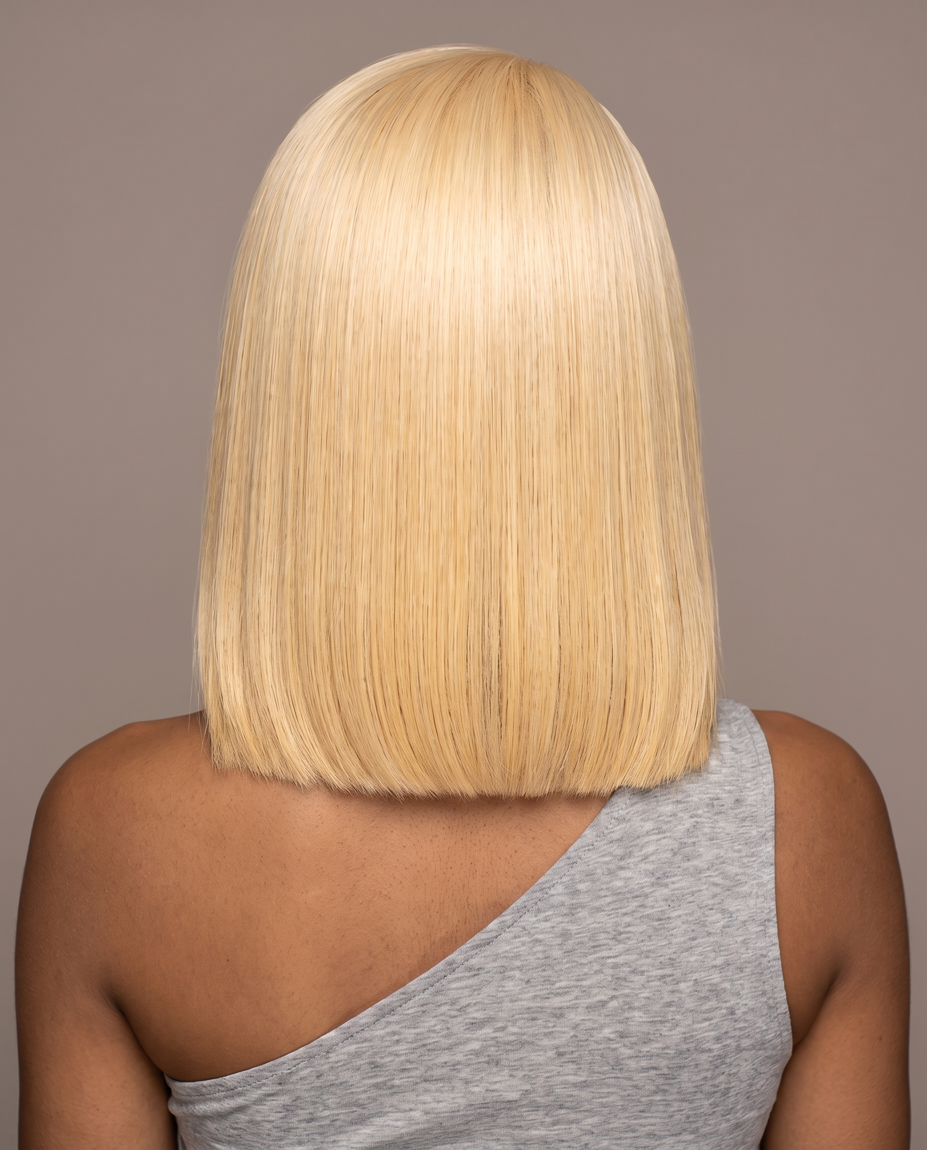 straight-bob-blonde-s613_back_v1